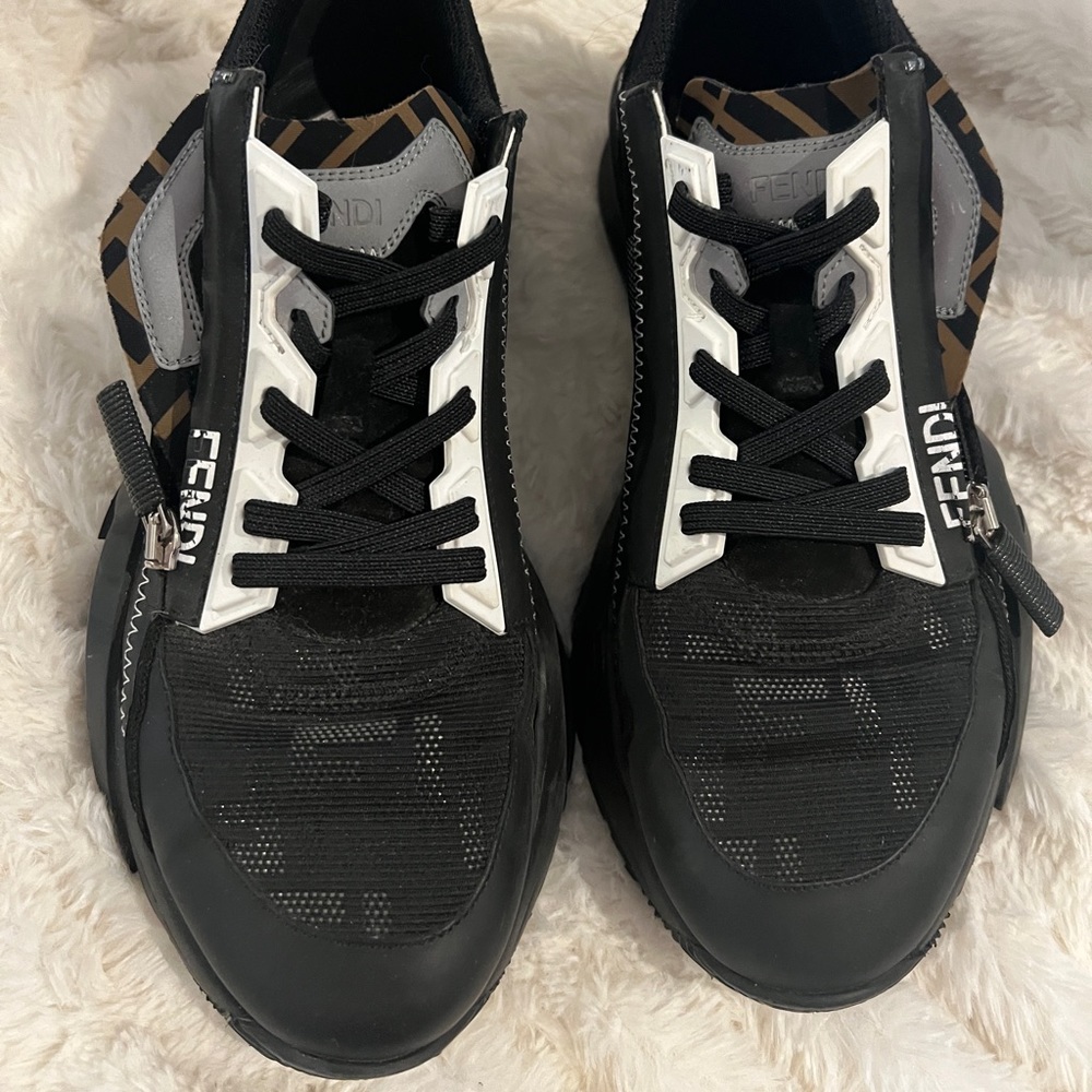 Fendi Flow athletic shoe size 41